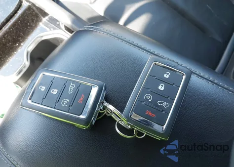 2023 Jeep Grand Cherokee Limited 4X4 z USA, uszkodzony, nr VIN 1C4RJHBG6PC510973